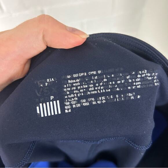 VSX Victoria’s Secret Capri Knockout Cropped Athletic Leggings Size M - Picture 7 of 8